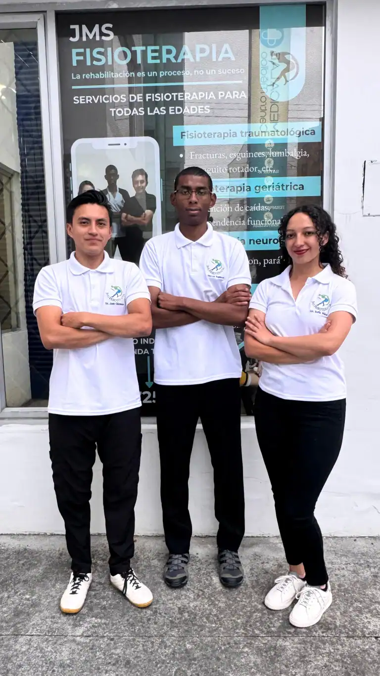 Equipo de profesionales y fisioterapeutas de la clínica JMS Fisioterapia